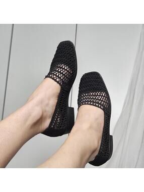 Vintage Black knitted mesh crocheted flats with a chunky block heel size 7.5